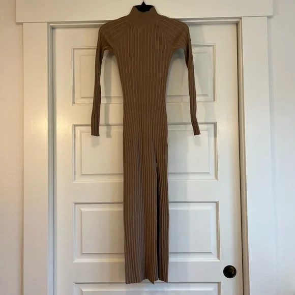 Aritzia Wilfred bodycon dress - Picture 2 of 5
